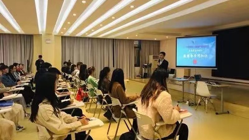 网络课程素材库：价格背后的价值考量