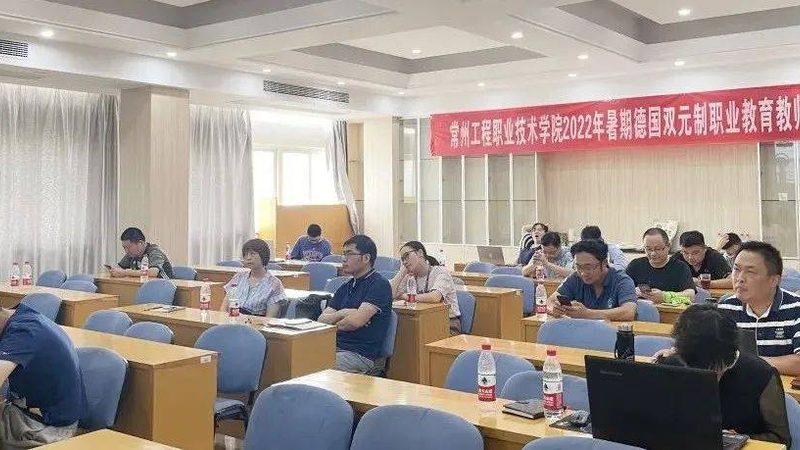 叉车安全操作规范图解：保障作业安全的关键指南